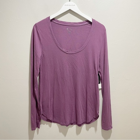 ASKYA LORD & TAYLOR Women’s Purple Scoop Neck Long Sleeve Tee Size Small - Picture 1 of 9